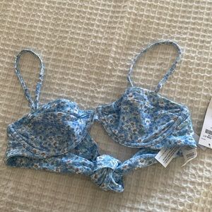 NWT Abercrombie Blue Floral Bikini top size Small